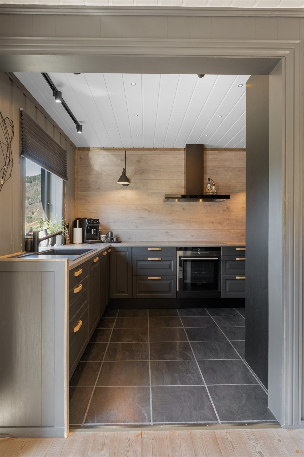 Kjøkkenet er delikat og innbydende. Galleribilde