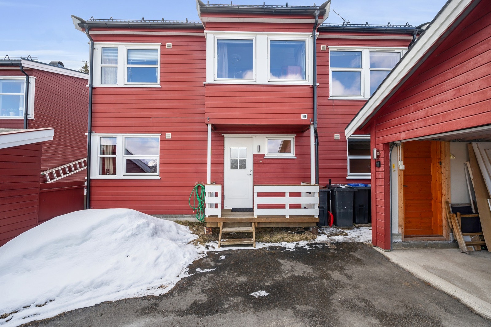 Inngangsparti. Galleribilde