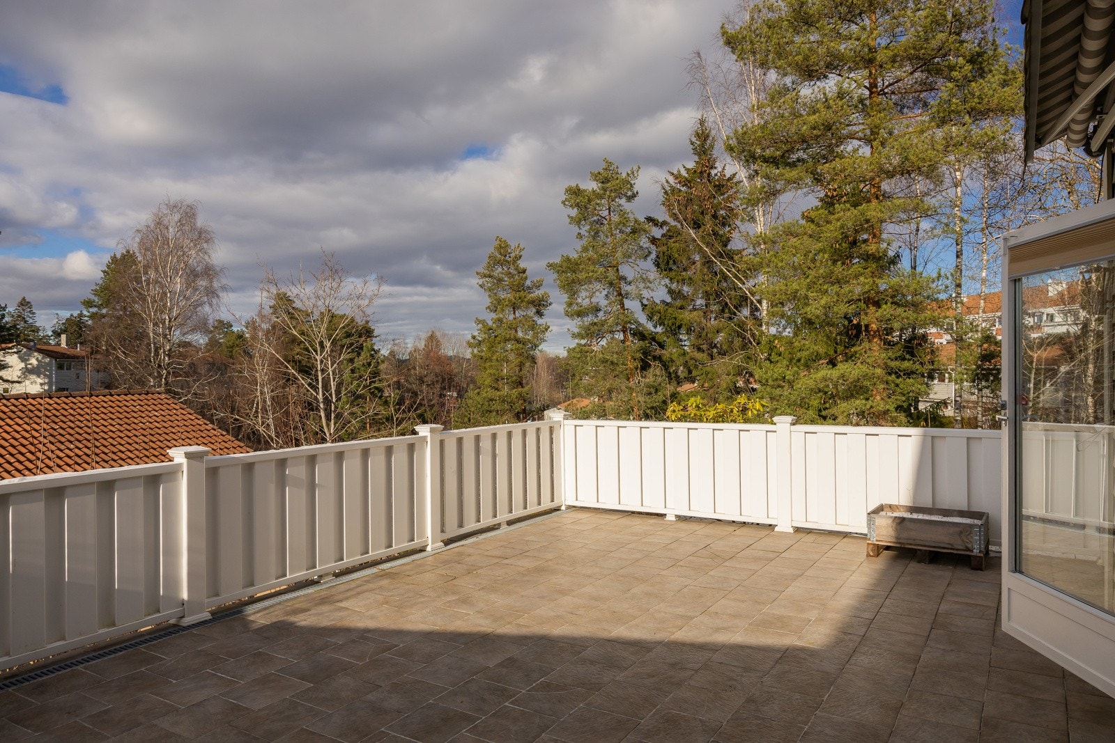 Solrik terrasse på hele 36 m². Galleribilde