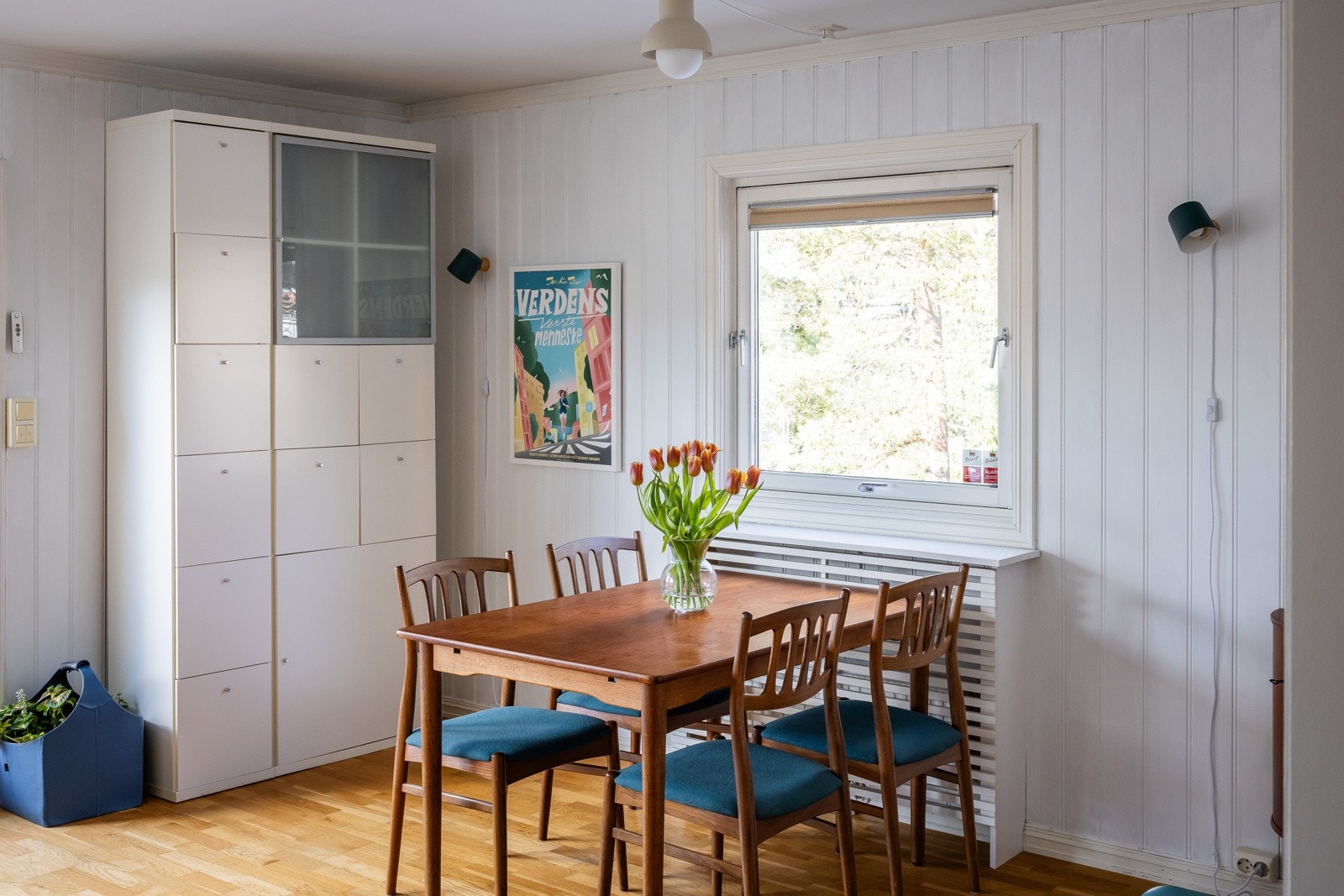 Stue med plass til spisebord. Galleribilde