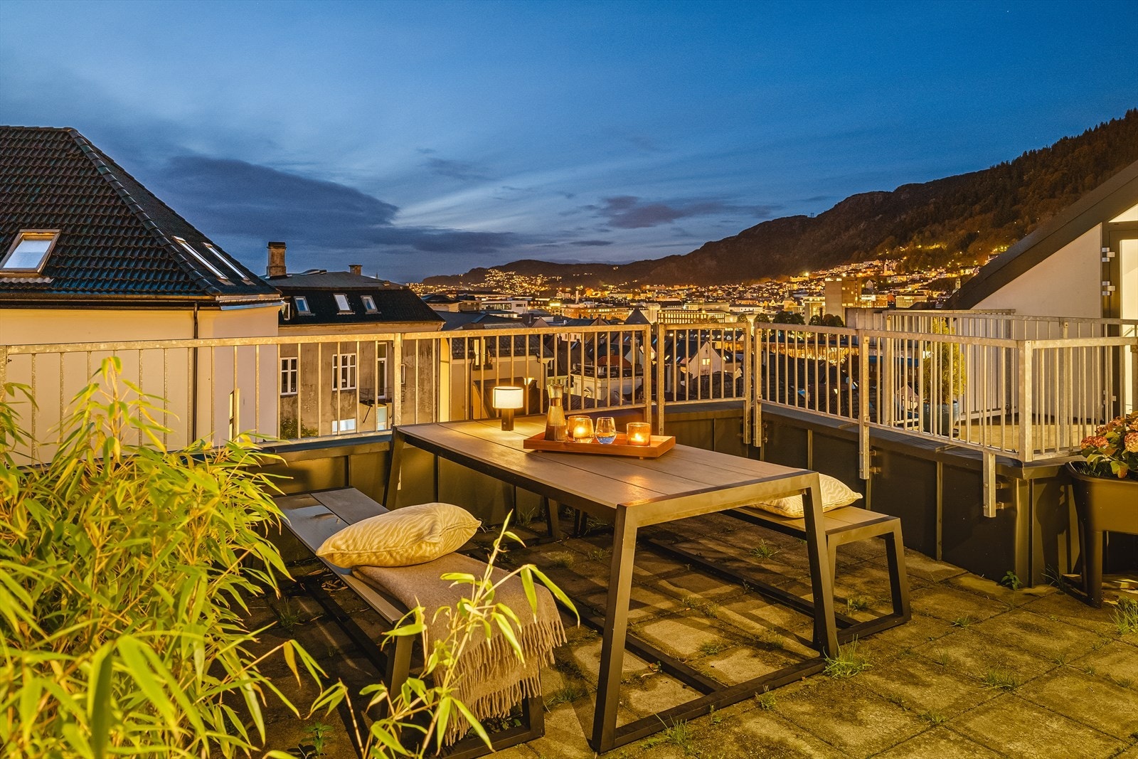Sameiets felles takterrasse med flott utsikt og gode solforhold. Galleribilde