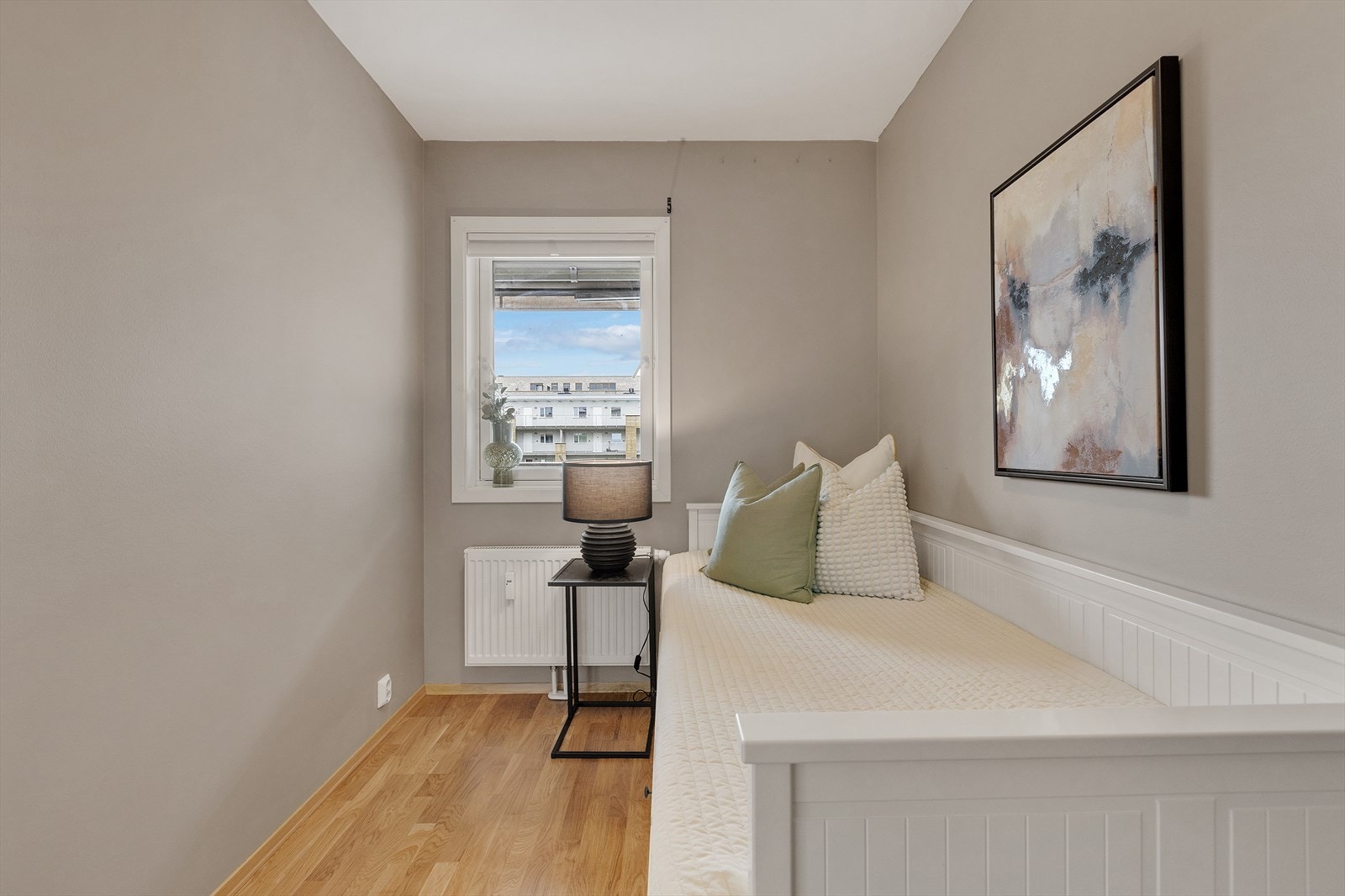 Soverom 2 har en perfekt størrelse for gjesterom, barnerom eller kontor. Galleribilde