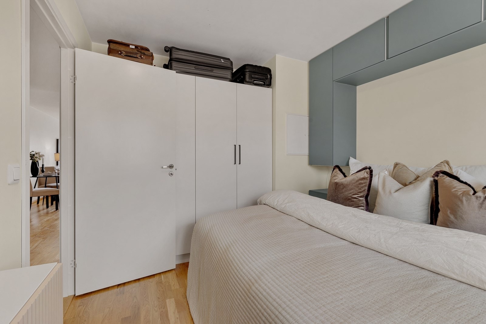 Soverom 1 er av god størrelse med gode oppbevaringsplasser. Galleribilde