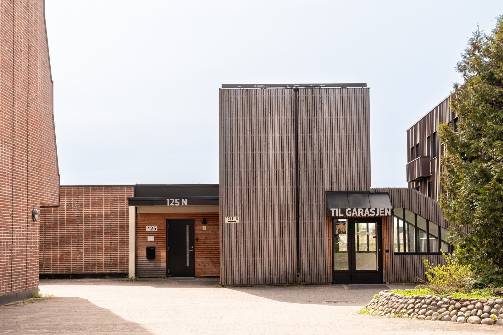 Kort vei til garasjeanlegget.. Galleribilde