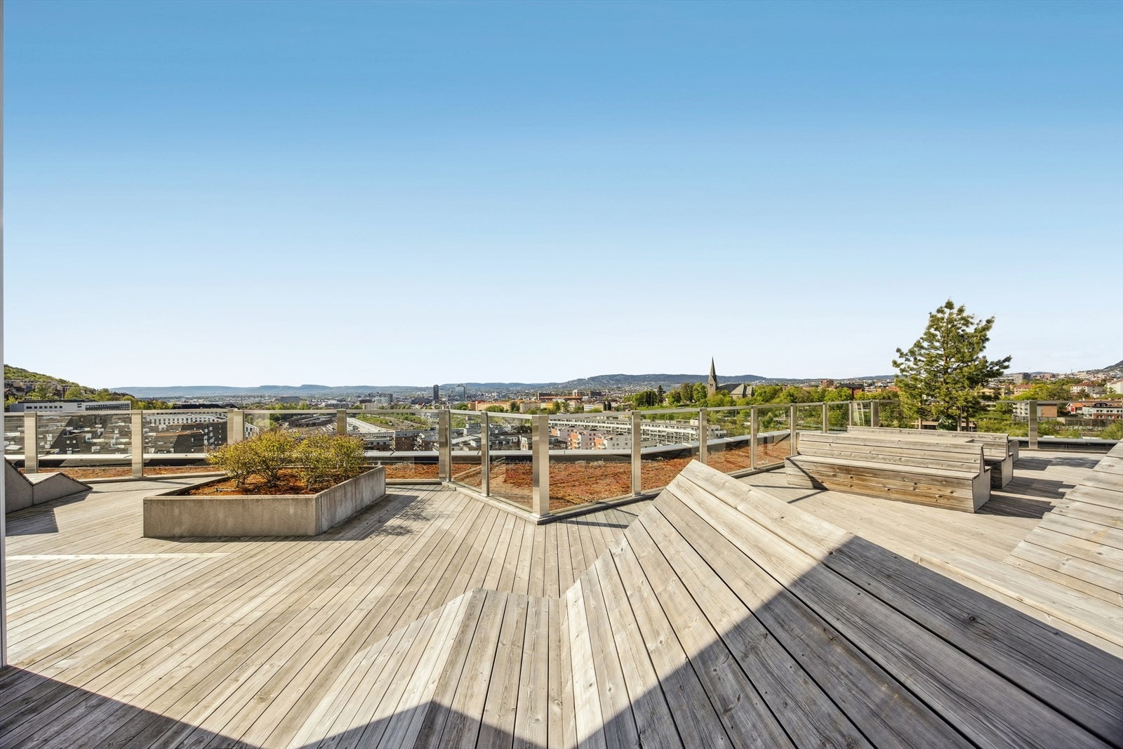 Borettslaget har en felles takterrasse med fantastisk utsikt og nydelige solforhold. Galleribilde