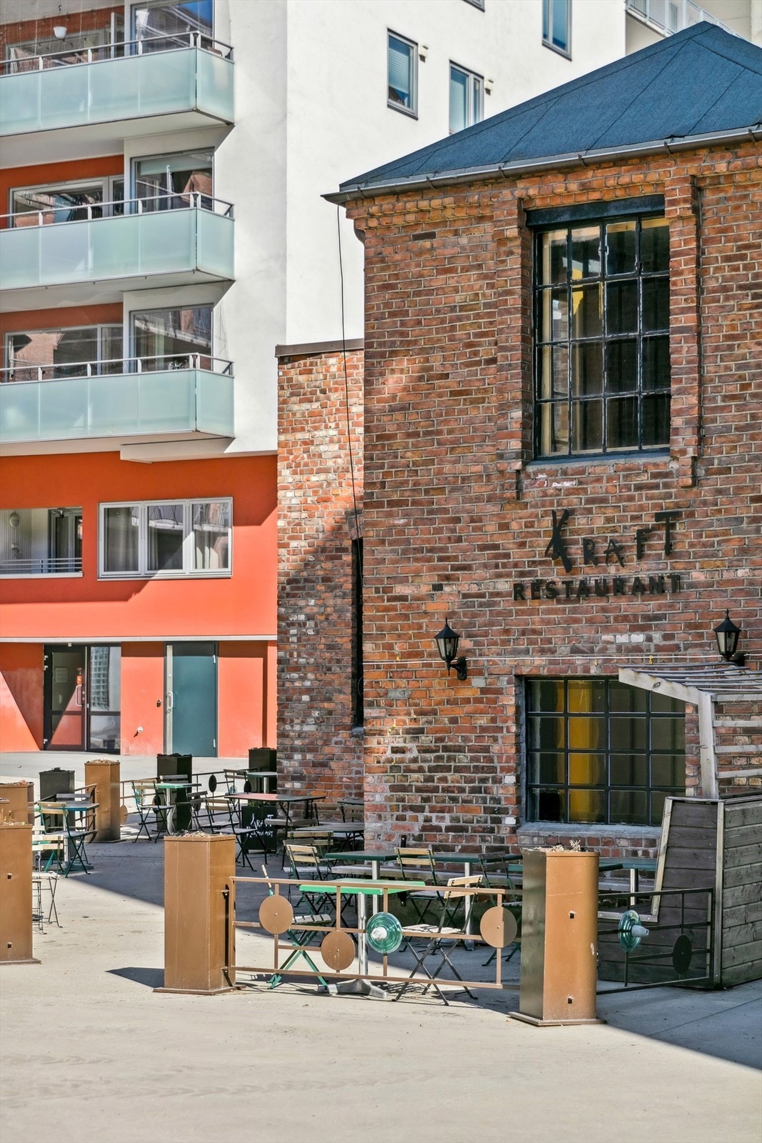 Kværnerbyen er et levende nabolag med restuaranter, barnehager og et rikt kulturliv. Galleribilde