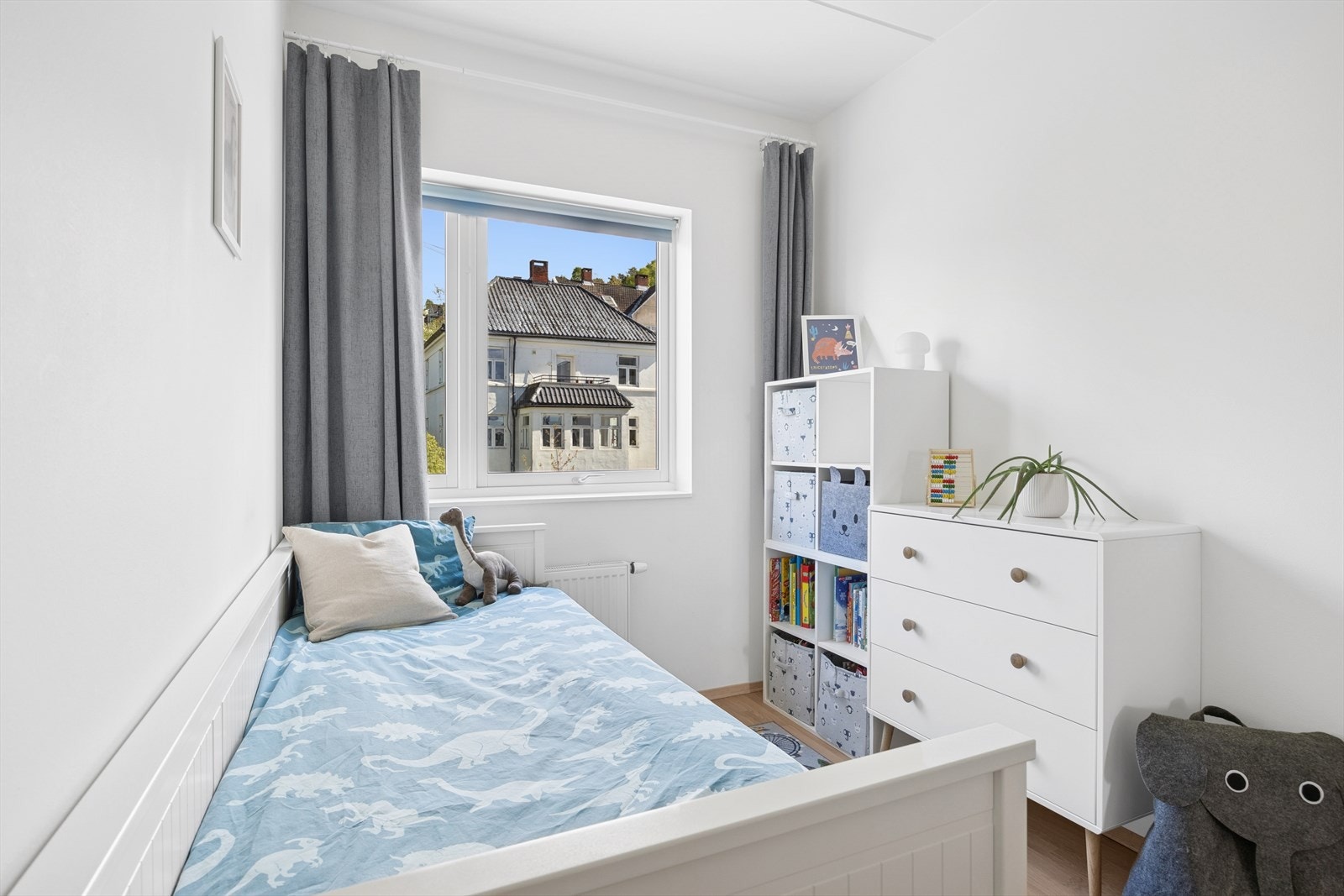 Det andre soverommet egner seg godt som barnerom, gjesterom eller kontor. Galleribilde