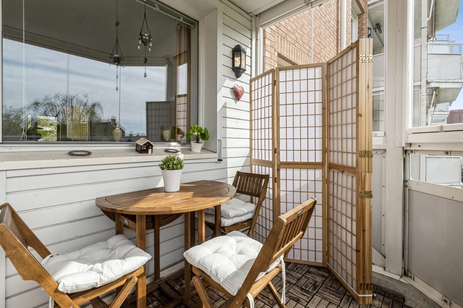 Balkongen ble innglasset i 2022 Galleribilde