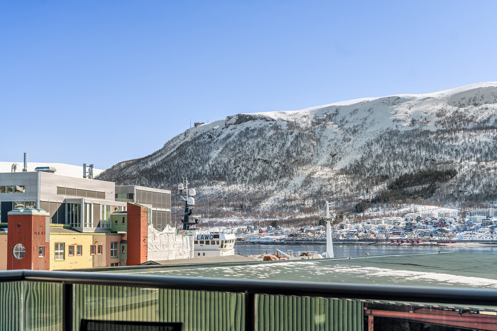 Flott utsikt mot Tromsdalen og Fjellheisen.