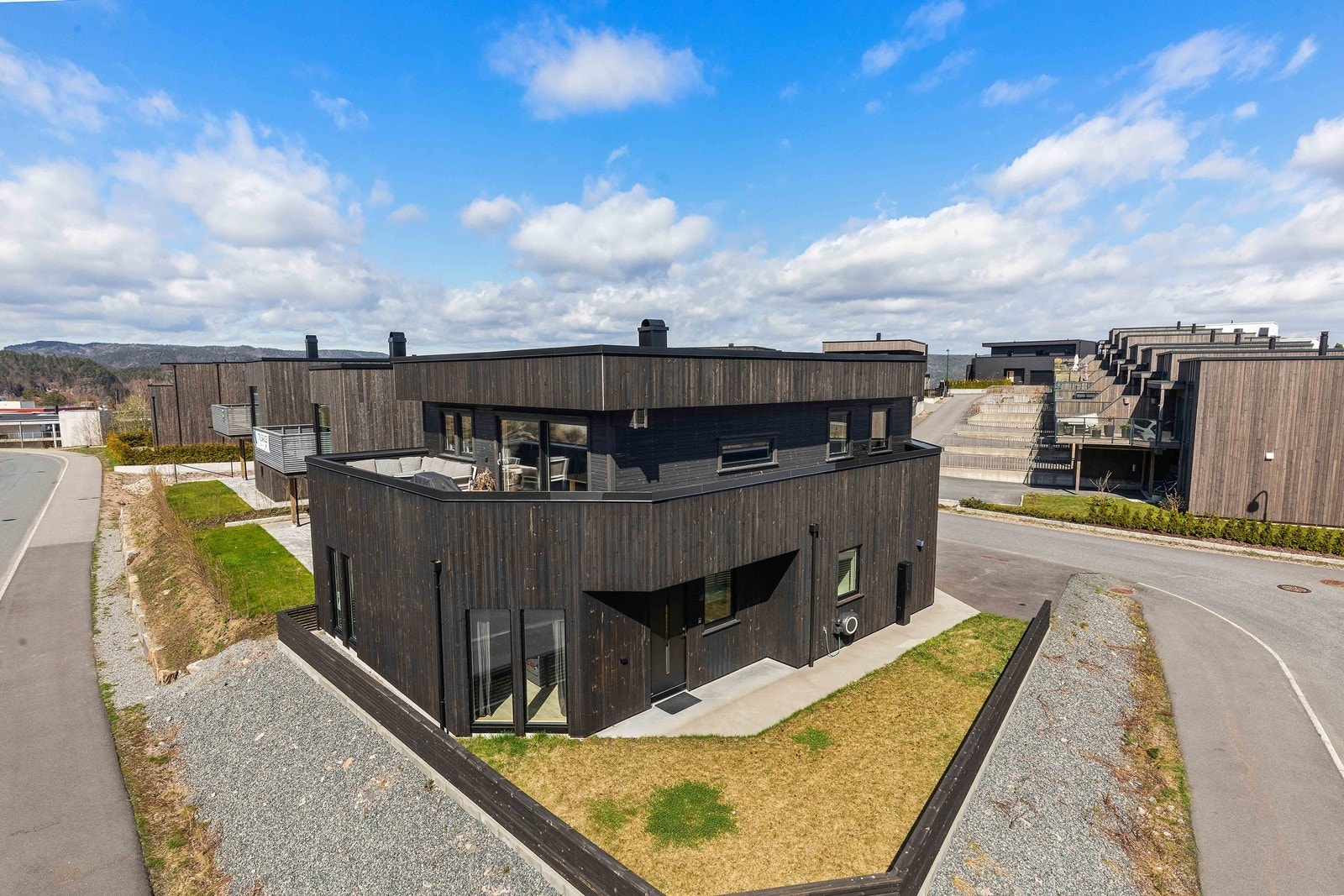 Nyere og flott enebolig med hybel (8000,- mnd.) Galleribilde