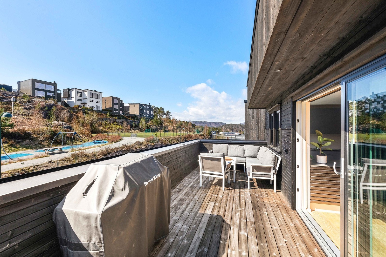 God plass til utemøbler Galleribilde