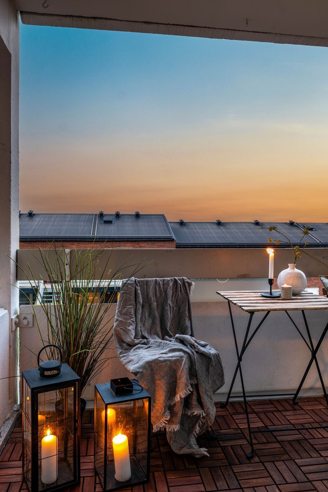 Det er svært fine solforhold og luftig utsyn fra balkongen. Galleribilde