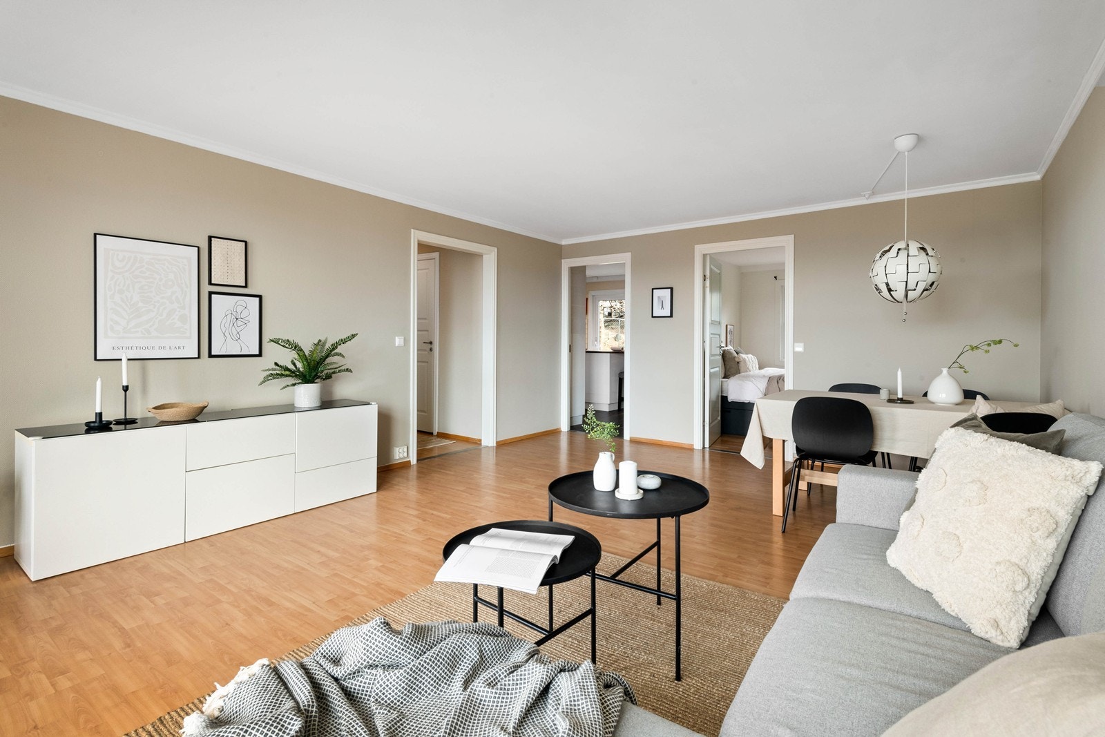 Leiligheten har en gjennomgående og arealsmart planløsning Galleribilde