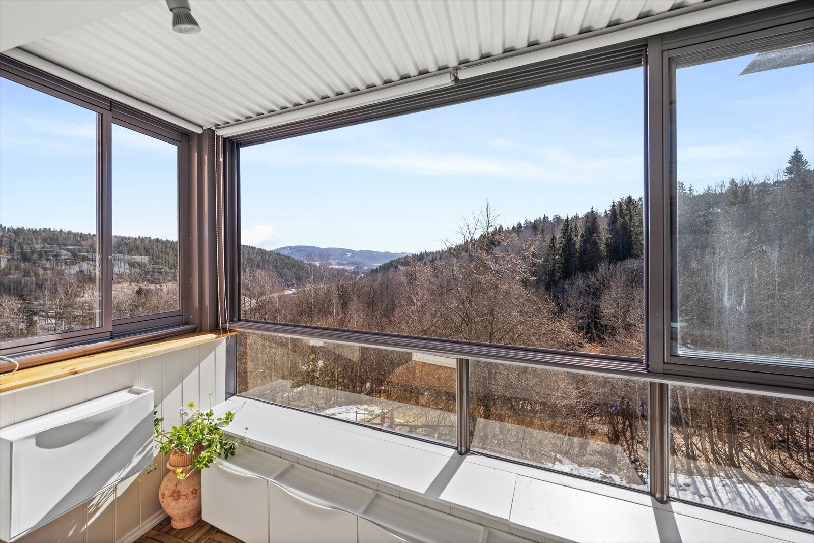 Deler av glassfelt kan skyves til siden Galleribilde