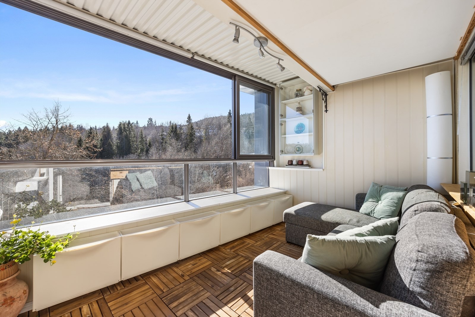 Dette er en lys og fin 3-roms andelsleilighet i veldrevet borettslaget Galleribilde