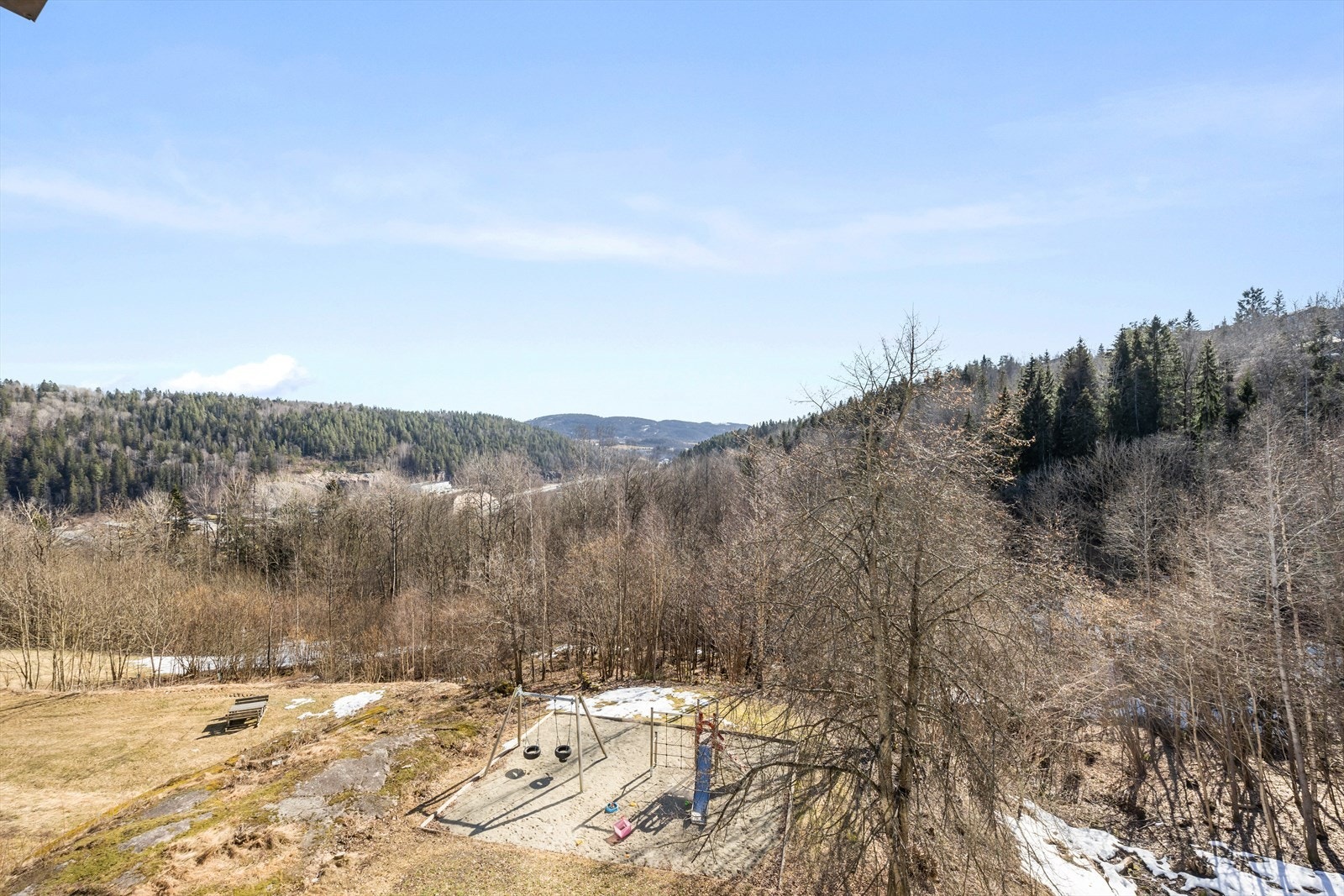 Landlig og fin utsikt fra boligen Galleribilde