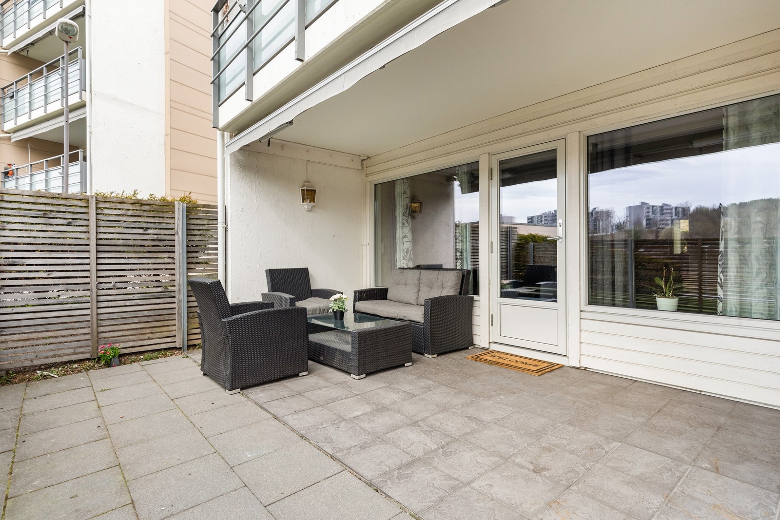 Herlig og romslig terrasse på hele 20 kvm! Galleribilde