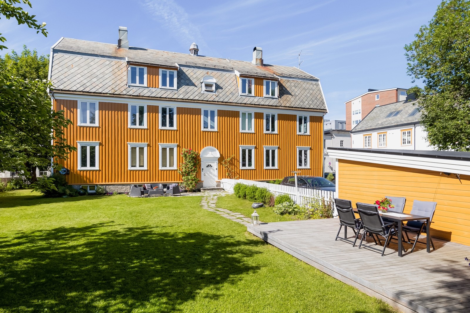 Lekker 4-roms selveier med glimrende beliggenhet på Lerkdenal, like ved Teknobyen og Gløshaugen. Galleribilde