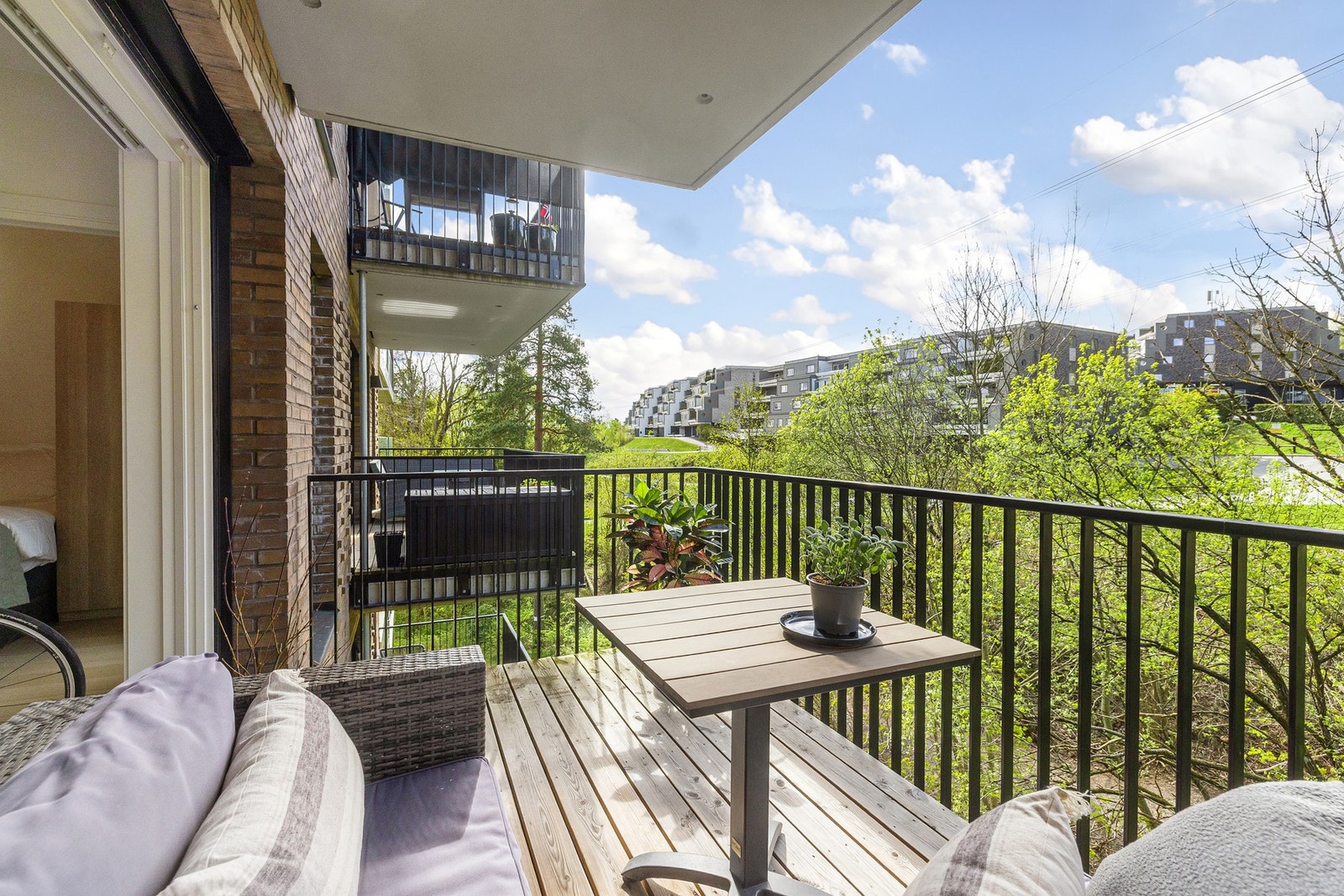 Velkommen til Aslakveien 26B, presentert av Malin Anker-Larsen v/EIE Valkyrien. Galleribilde