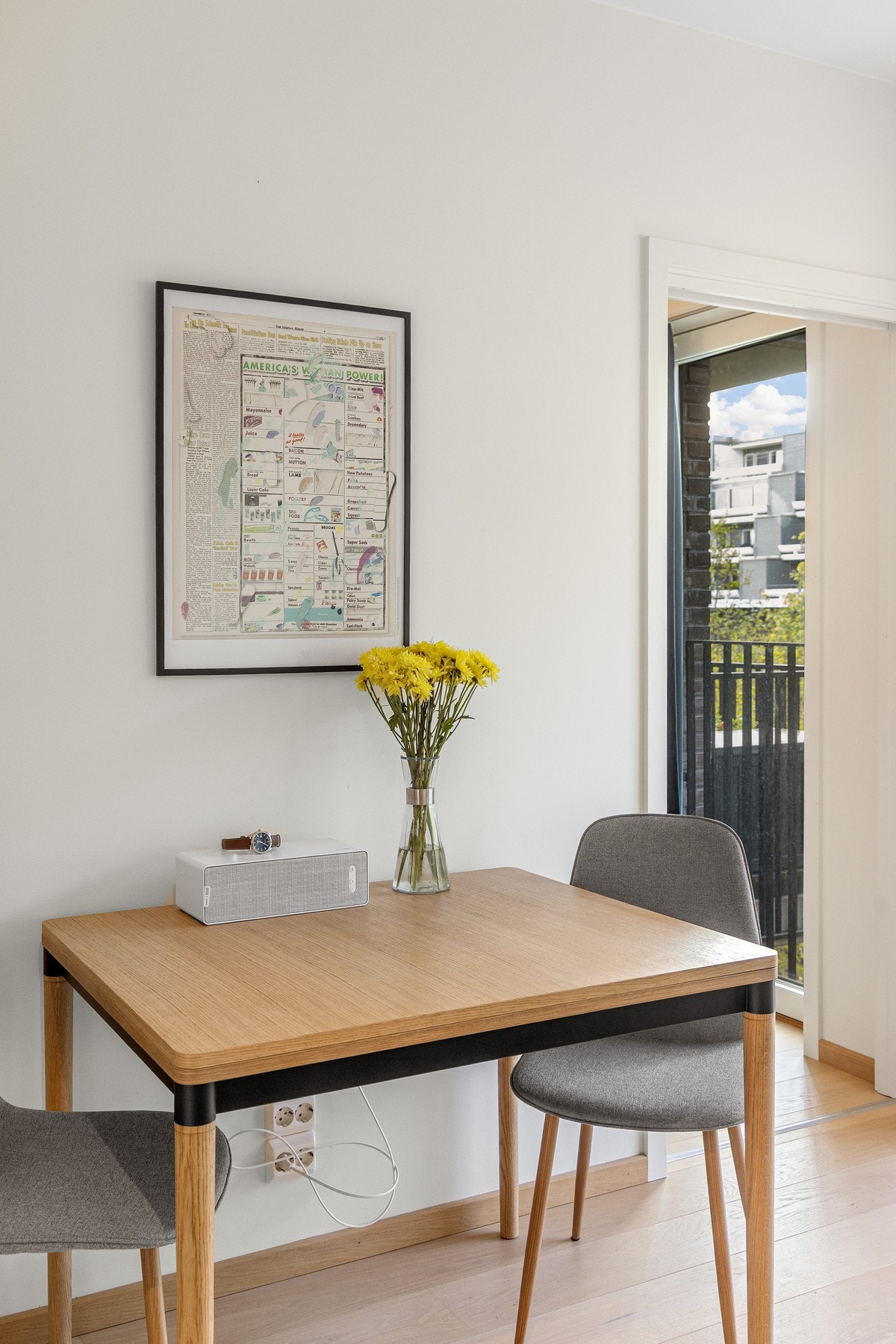 Balansert ventilasjon og vannbåren gulvvarme sørger for et lunt og behagelig inneklima året rundt. Galleribilde