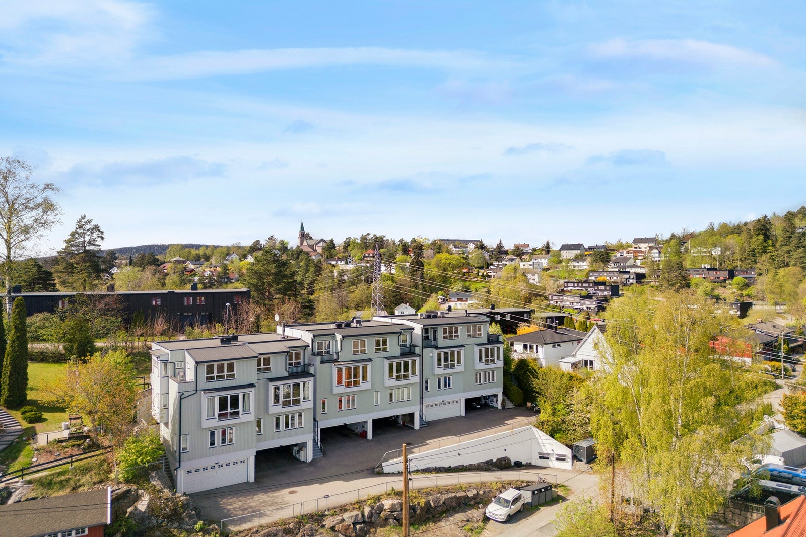 Boligen har en fin beliggenhet på nedre Grorud. Galleribilde