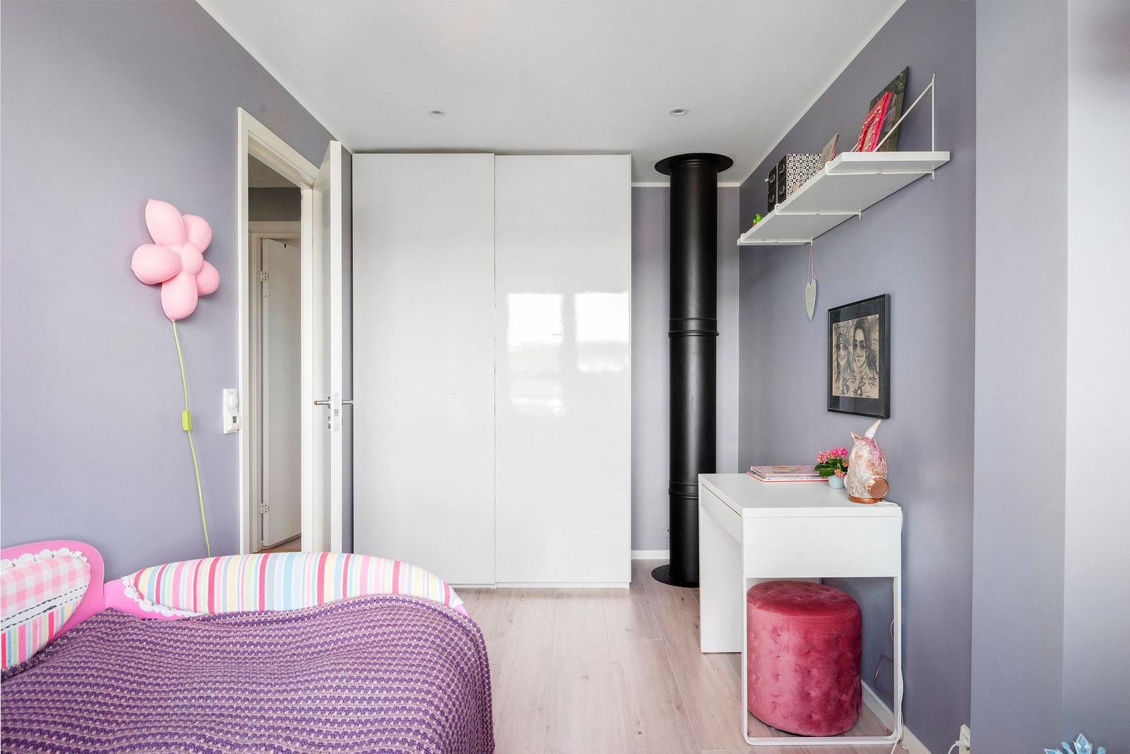Her har du god plass for ulike oppbevaringsmuligheter. Galleribilde