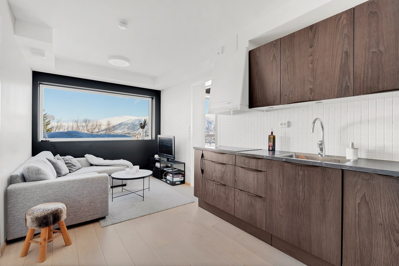 Med en 3-roms leilighet på første plan som generer gode inntekter til husholdningen. Galleribilde