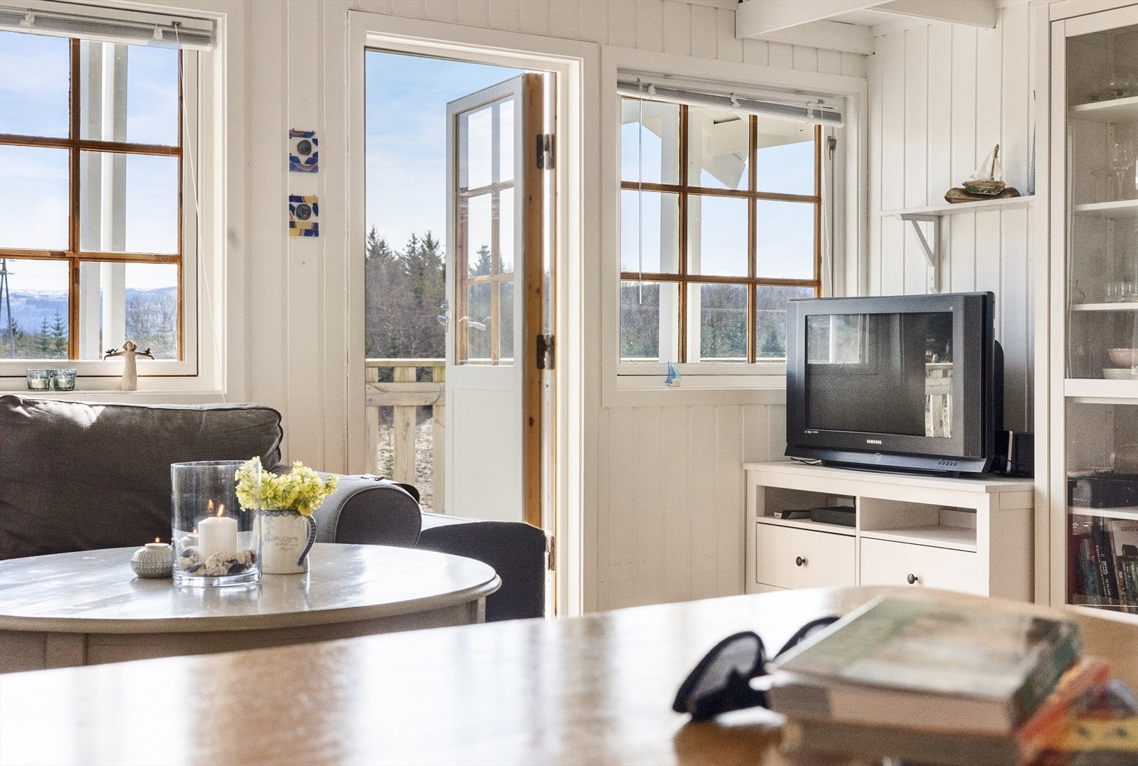 Selger uttaler seg "Vi kommer til å savne sammenkomstene med storfamilien, spesielt i påske- og sommerferien. Langfredagsfjæra bruker å være magisk, samt alle strandturene på sommeren" Galleribilde