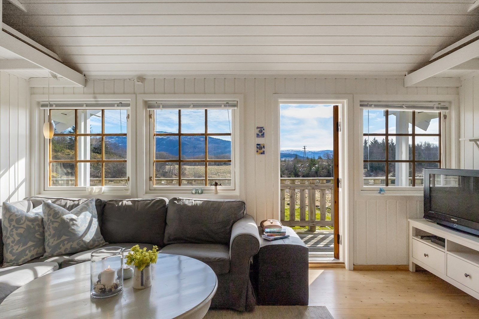 Mot øst. Galleribilde