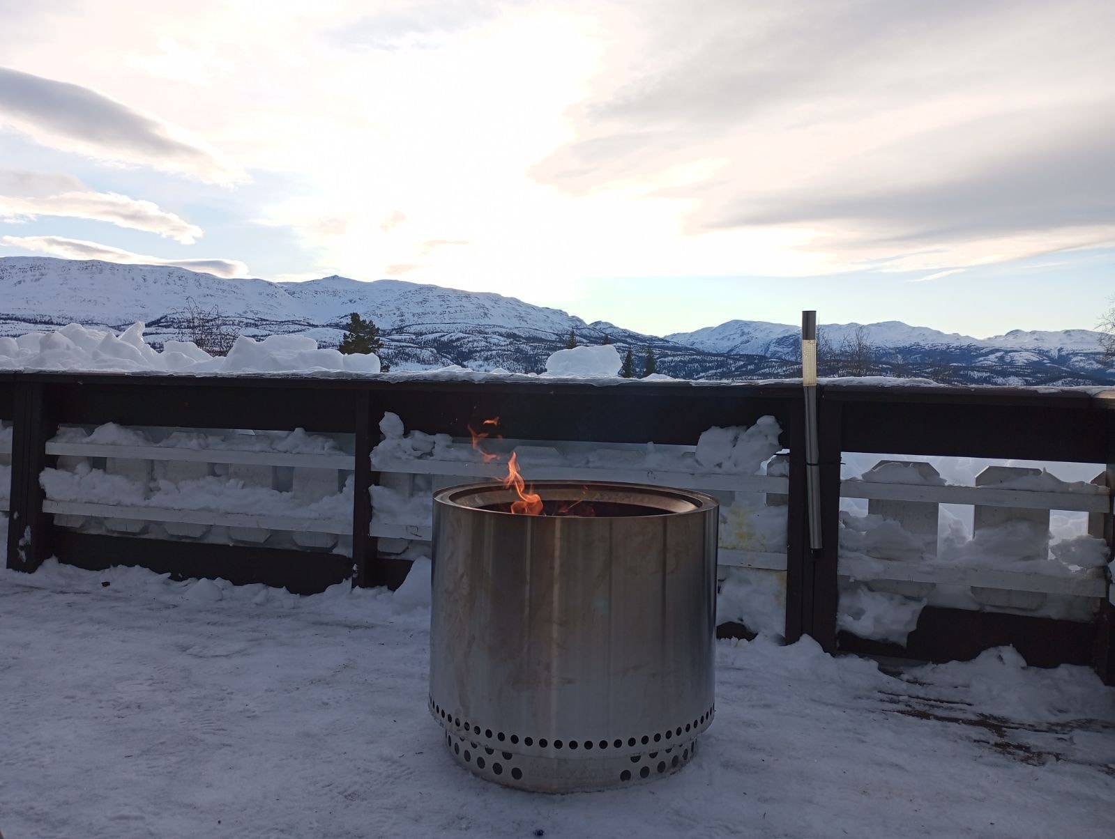 Her har man flott utsikt over Slåka, Mælefjell og Skorve. Galleribilde