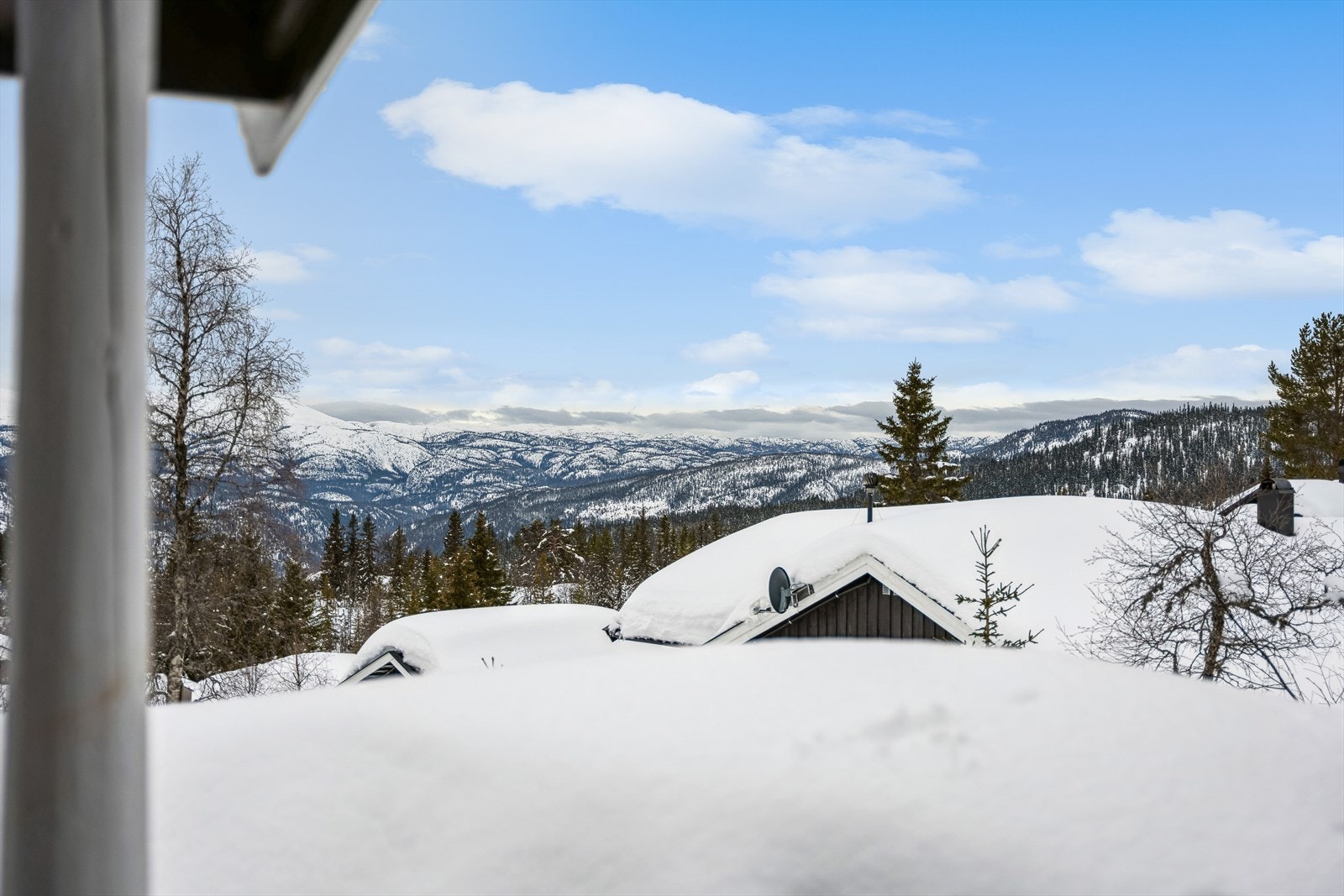 Eventyrlig utsikt fra hytta. Galleribilde