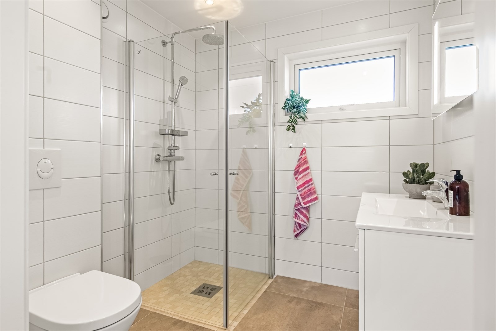 Baderommene ligger plassert på hvert sitt boligplan. Galleribilde