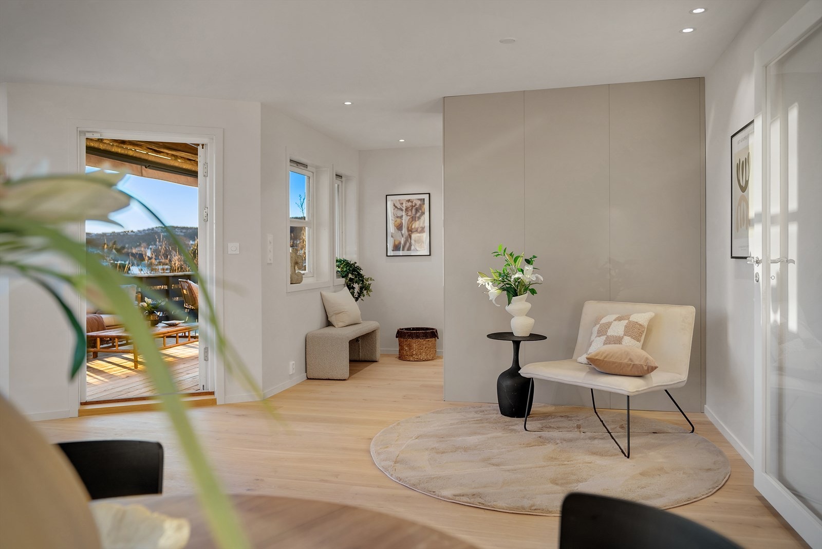 - Boligen fremstår særs lekker og innbydende, her kan du flytte rett inn og bo godt - Galleribilde