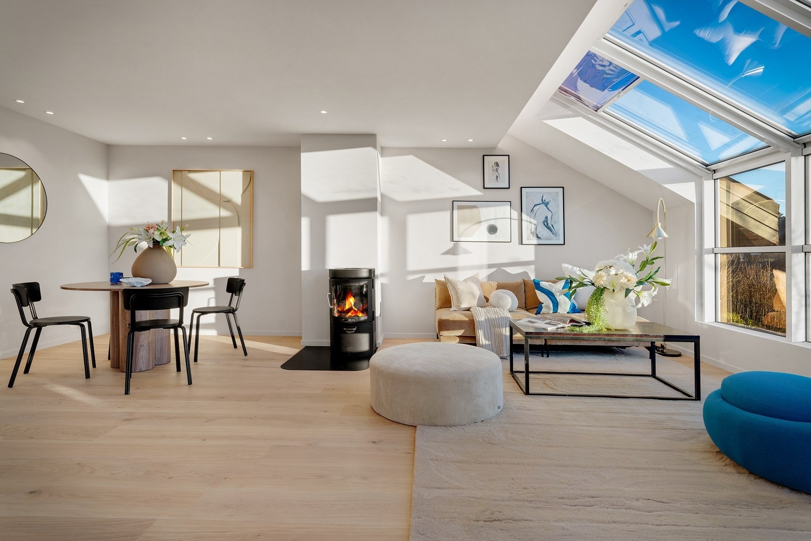 - Peis i stue sørger for lavere strømkostnader, en behagelig innetemperatur og ikke minst ekstra hygge - Galleribilde