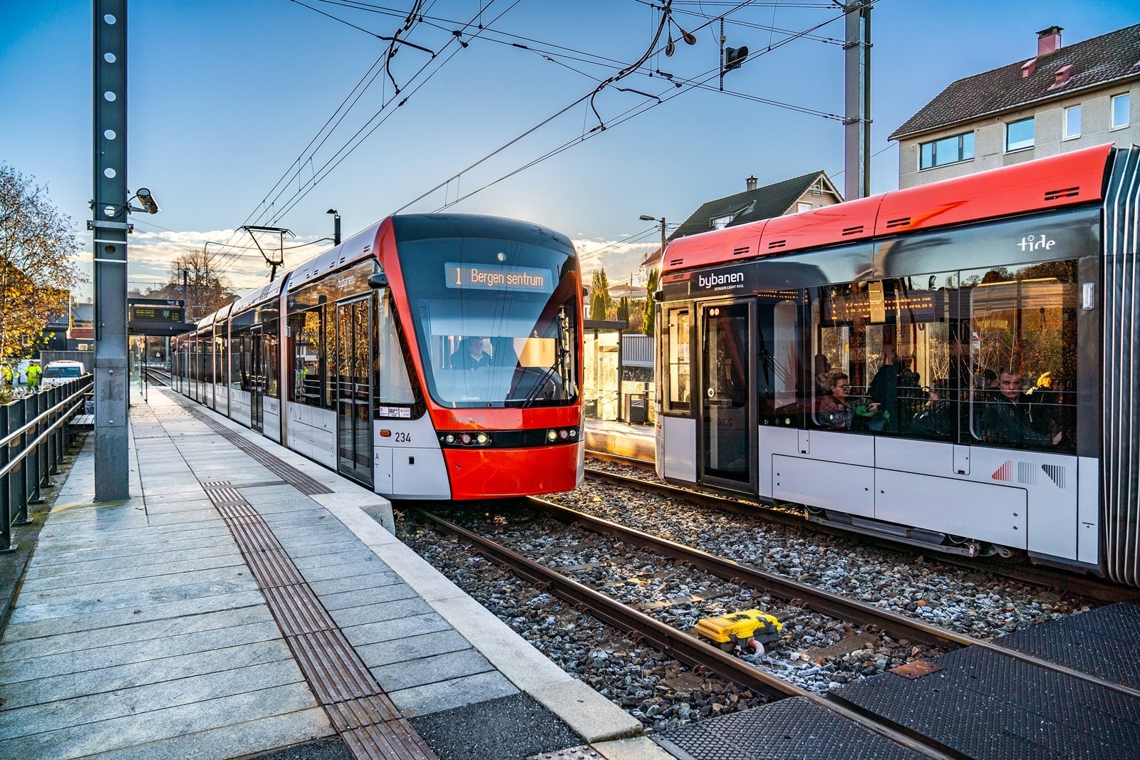 - 10 minutters gange til bybanestoppet "Hop" som tar deg mot sentrum eller i motsatt retning mot Flesland - Galleribilde