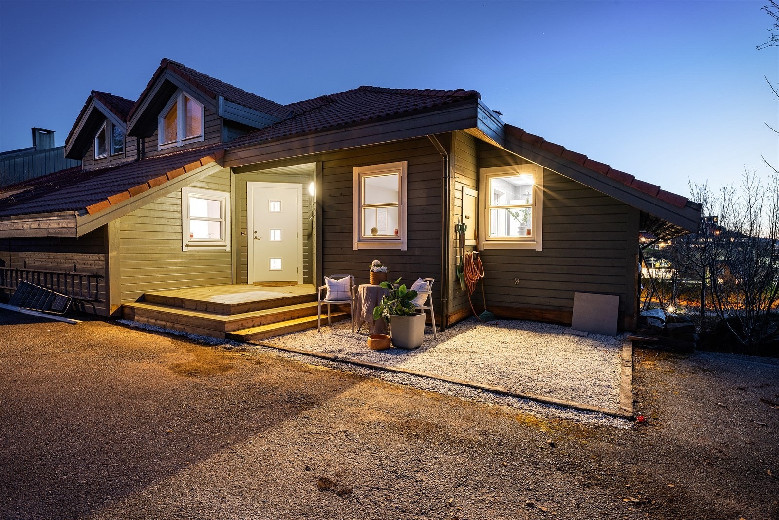 - Gode parkeringsmuligheter på egen tomt - Galleribilde