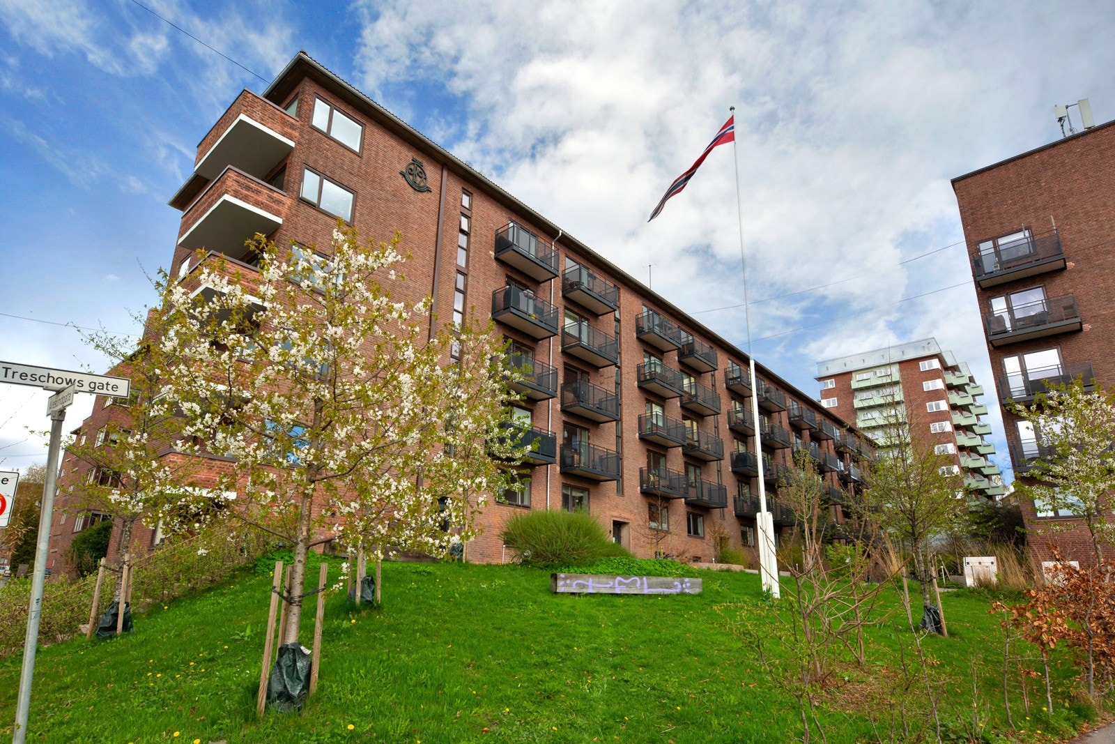 Nærhet til gode servicetilbud, offentlig kommunikasjon, kaféer og flotte parker. Galleribilde