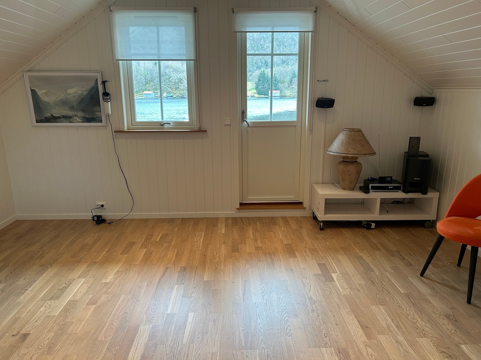 Naustbod. Her er det også utgang til en overbygd veranda Galleribilde