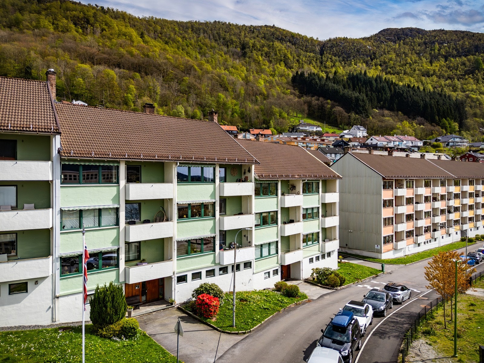 Borettslaget er av stor størrelse og har blant annet 144 enheter, treningsrom og selskapslokale. Galleribilde
