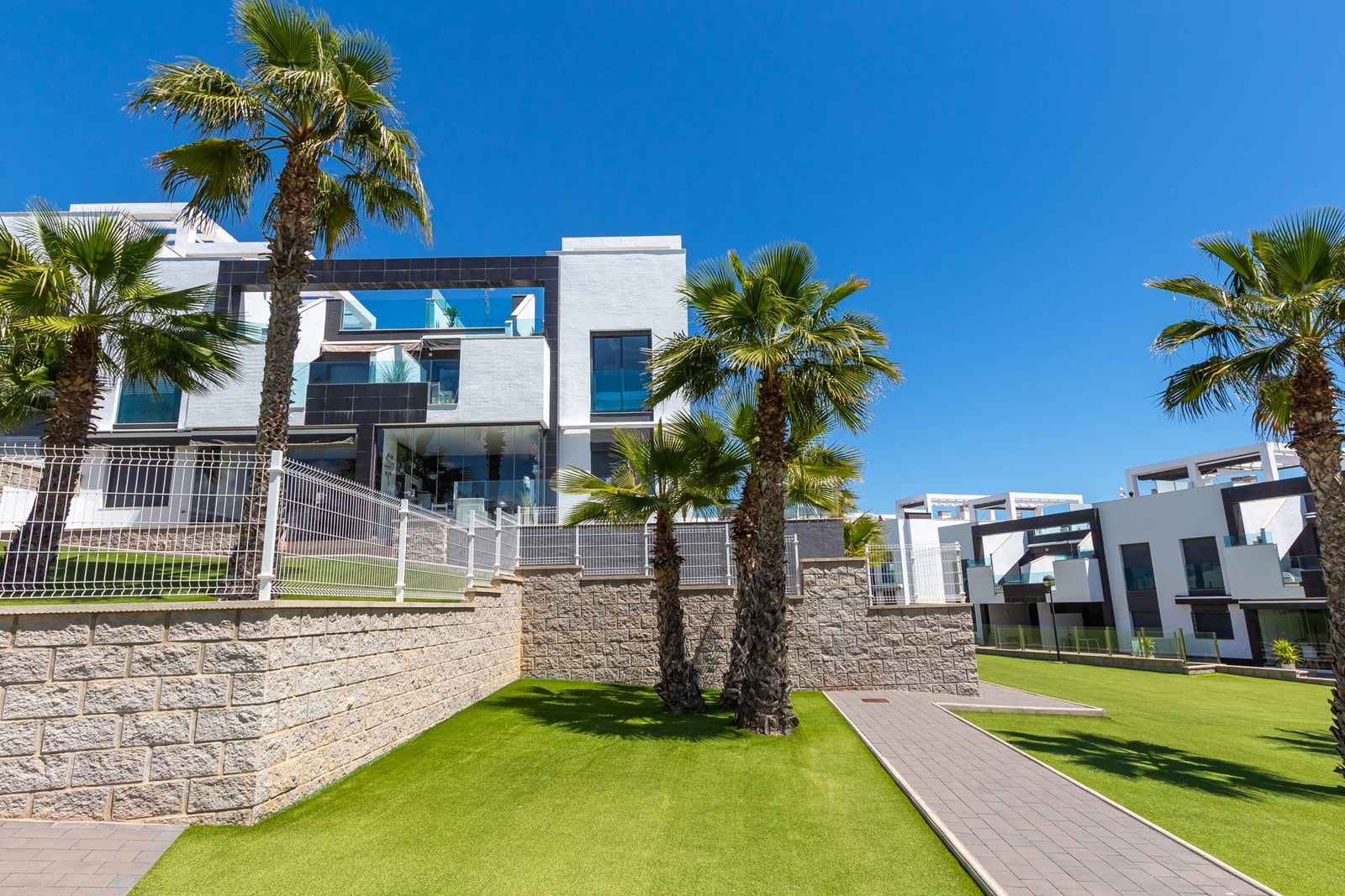 Spaniamegler1 har eget advokatkontor som sikrer kjøpsprosessen Galleribilde