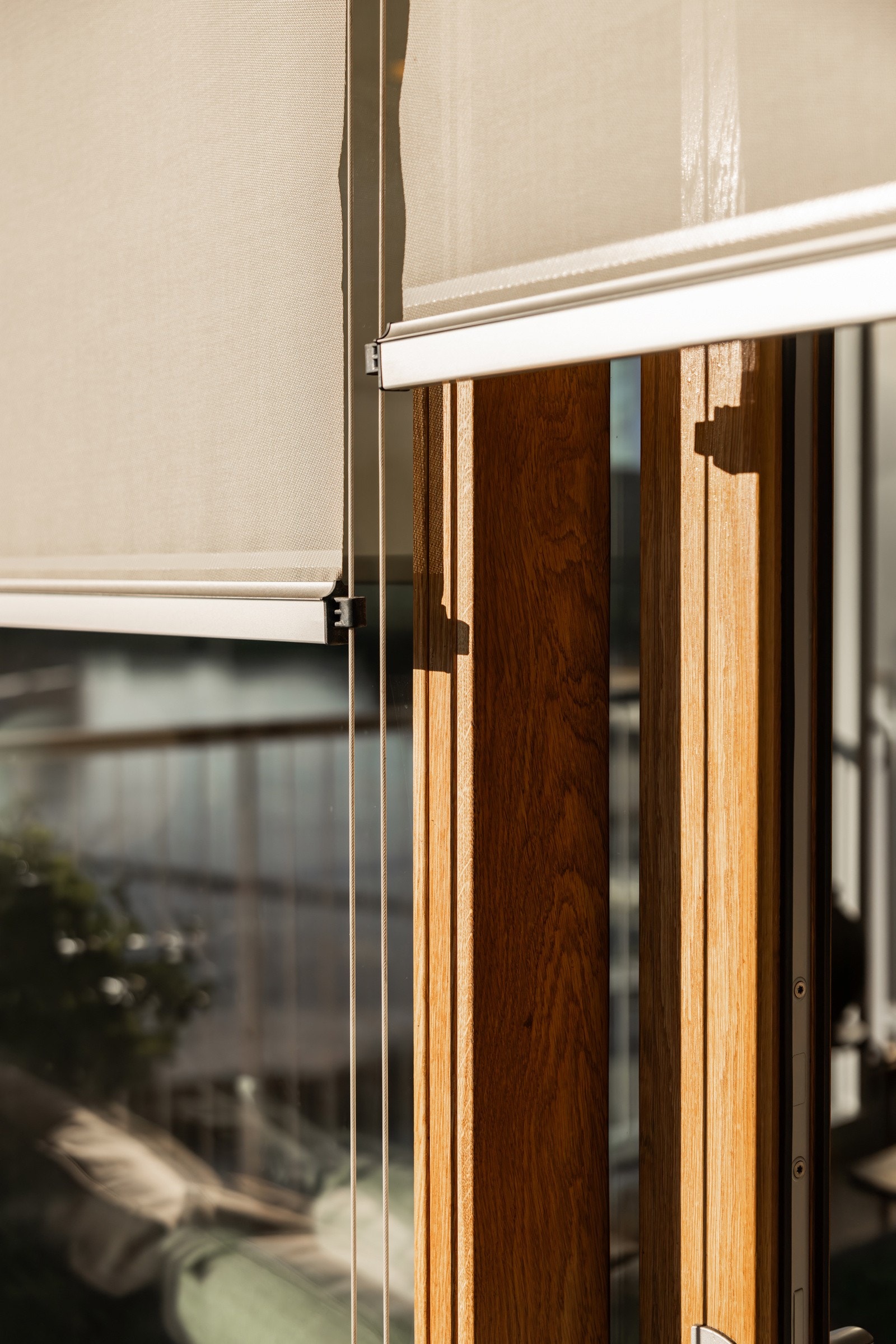 Detaljer - utvendig solskjerming på alle vinduer. Galleribilde