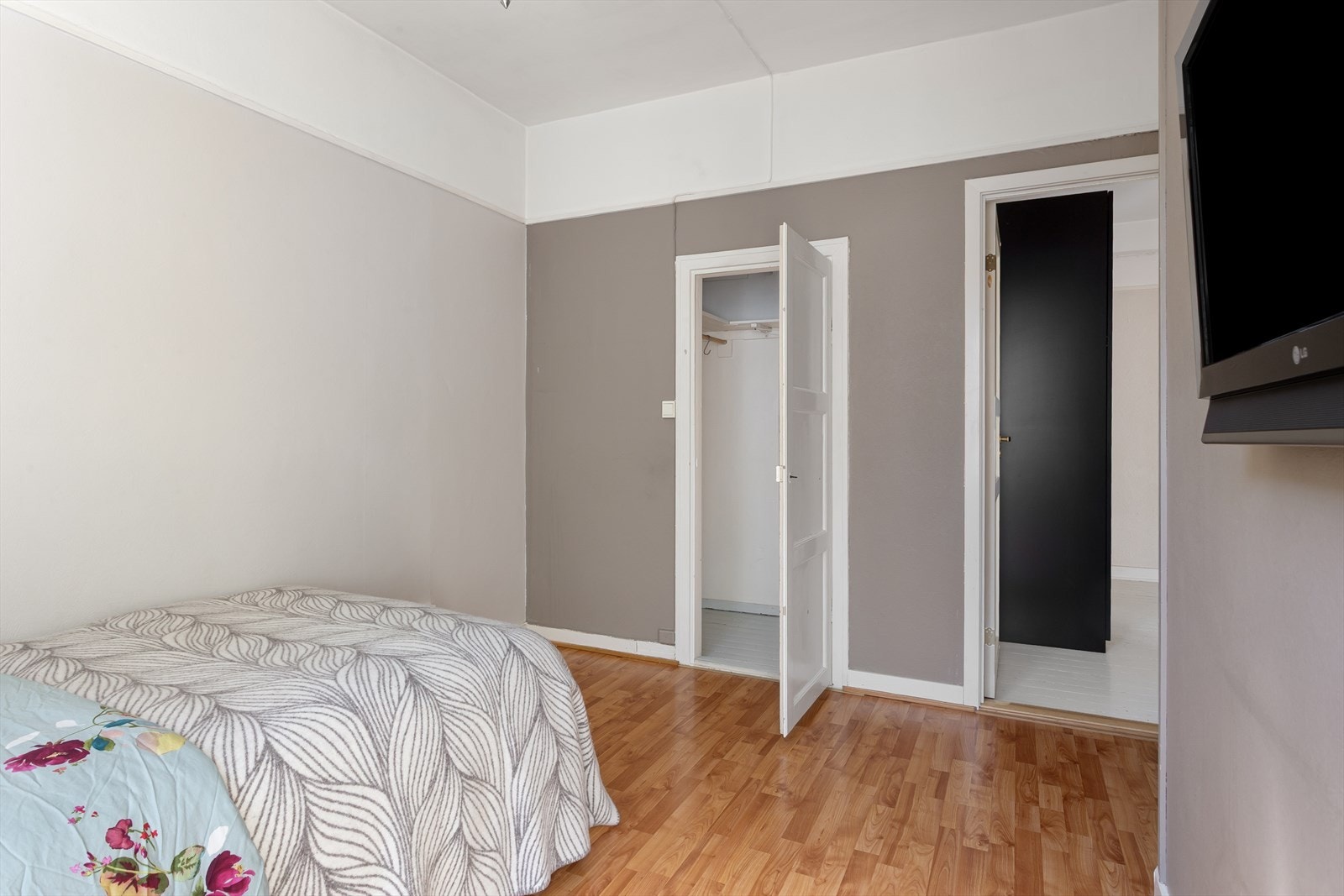 Meget god lagringsplass i innvendig oppbevaringsrom Galleribilde
