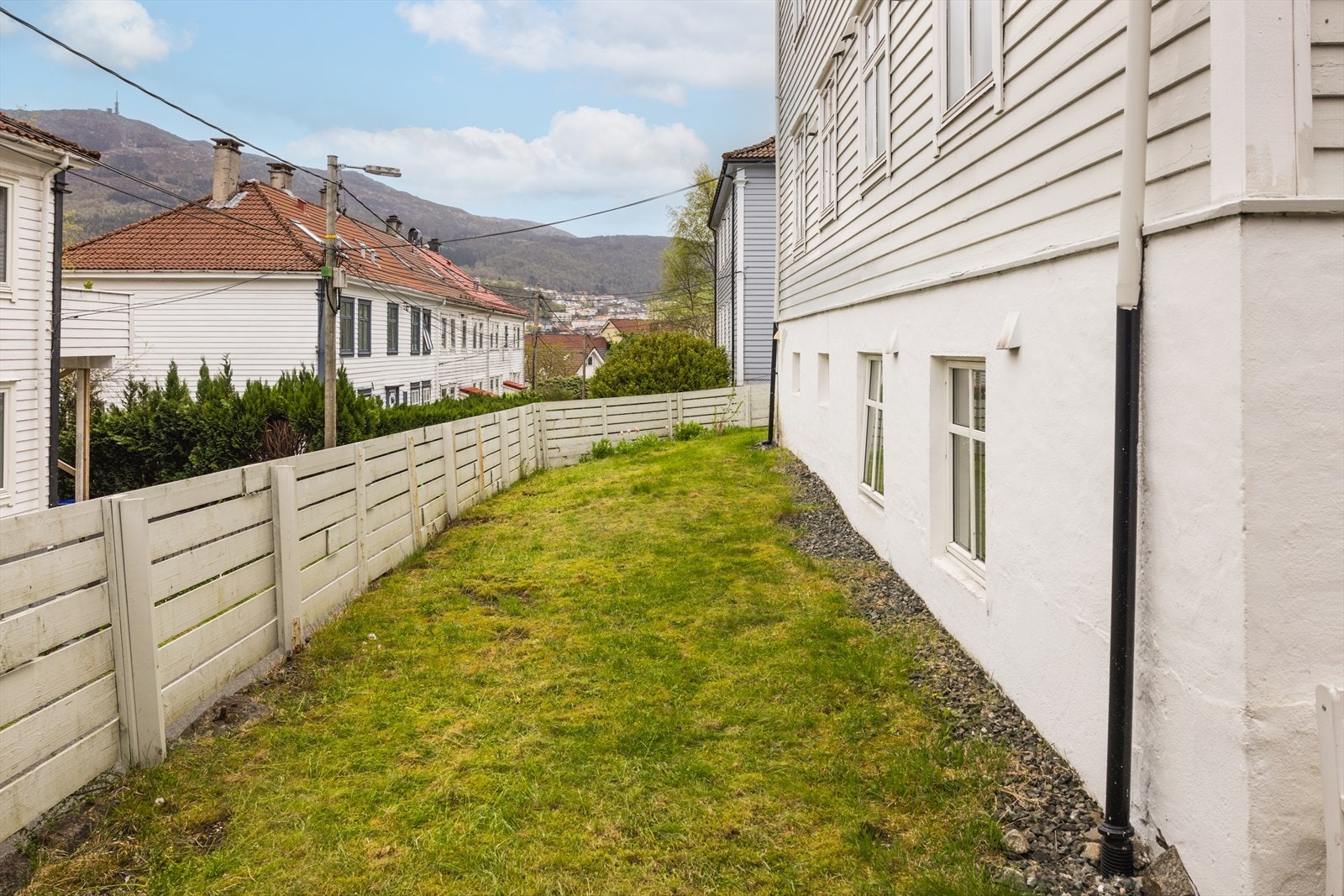 Ved varme og solrike dager er hagen flott plass å tilbringe tiden. Galleribilde