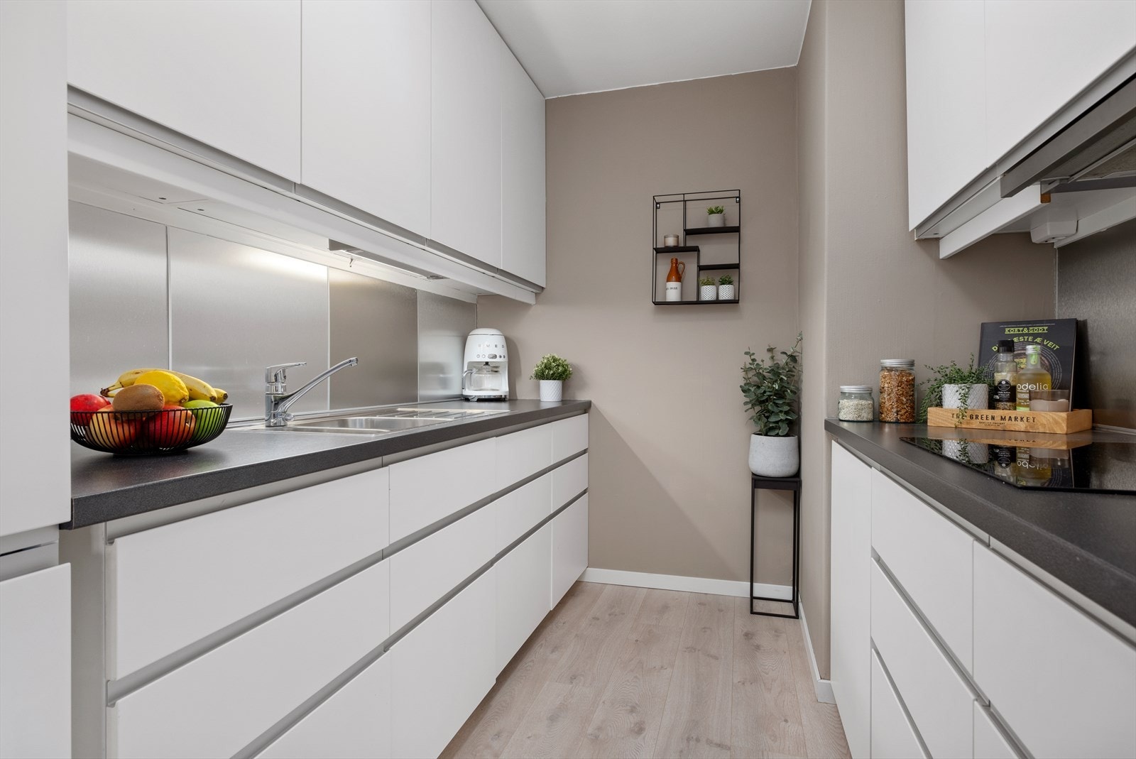 Pent og moderne kjøkken fra 2014. Galleribilde