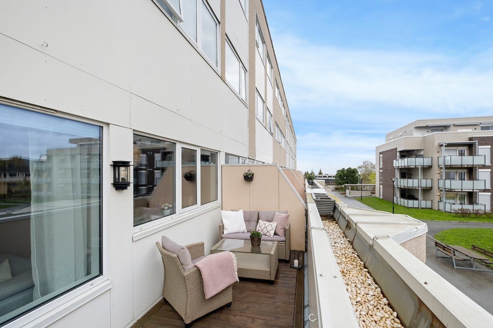 Solrik sørøstvendt balkong på hele 14kvm. Galleribilde