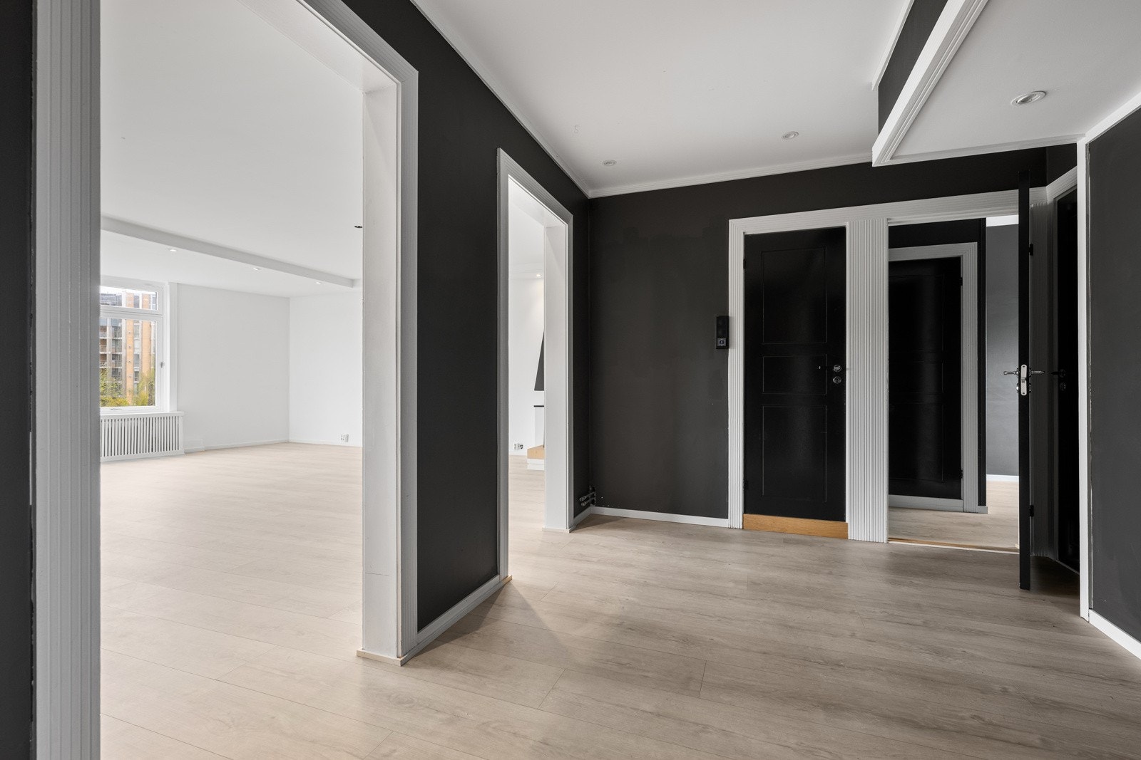 Gang med adkomst til alle soverom samt baderom og stue Galleribilde