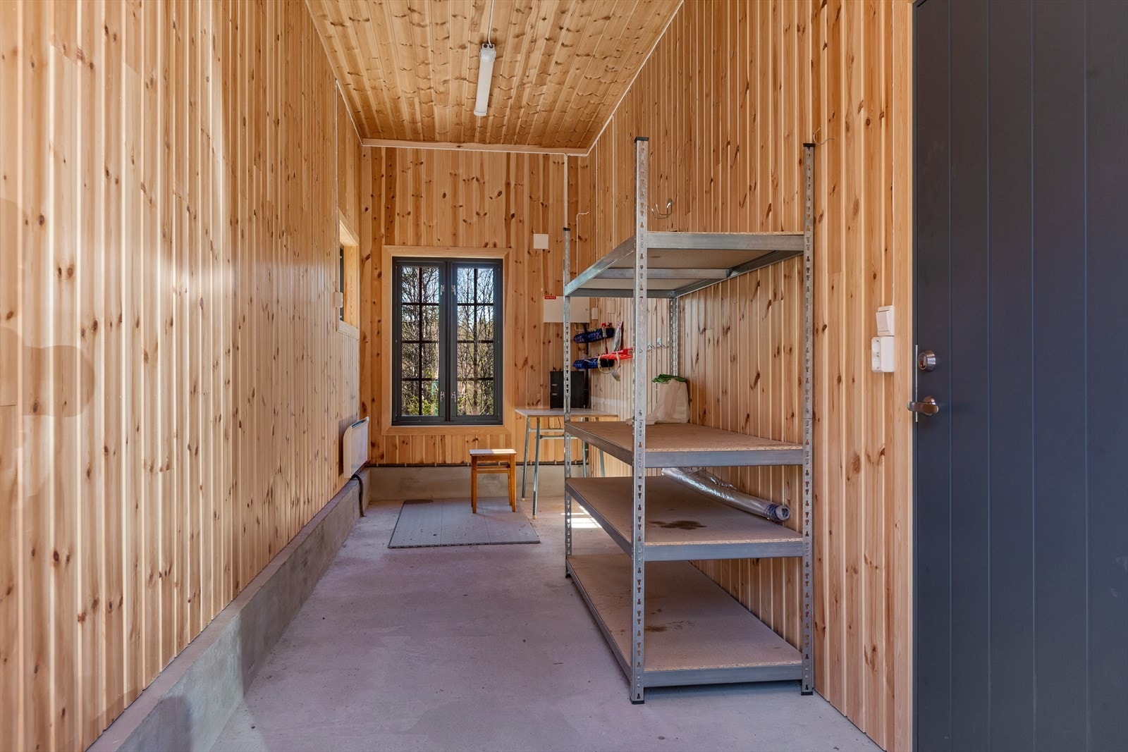 Isolert og innredet verksted i driftsbygningen Galleribilde