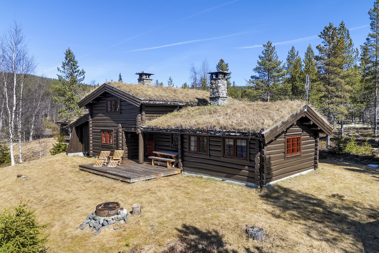 Inn til hovedhytta og tunet er det helårsvei Galleribilde