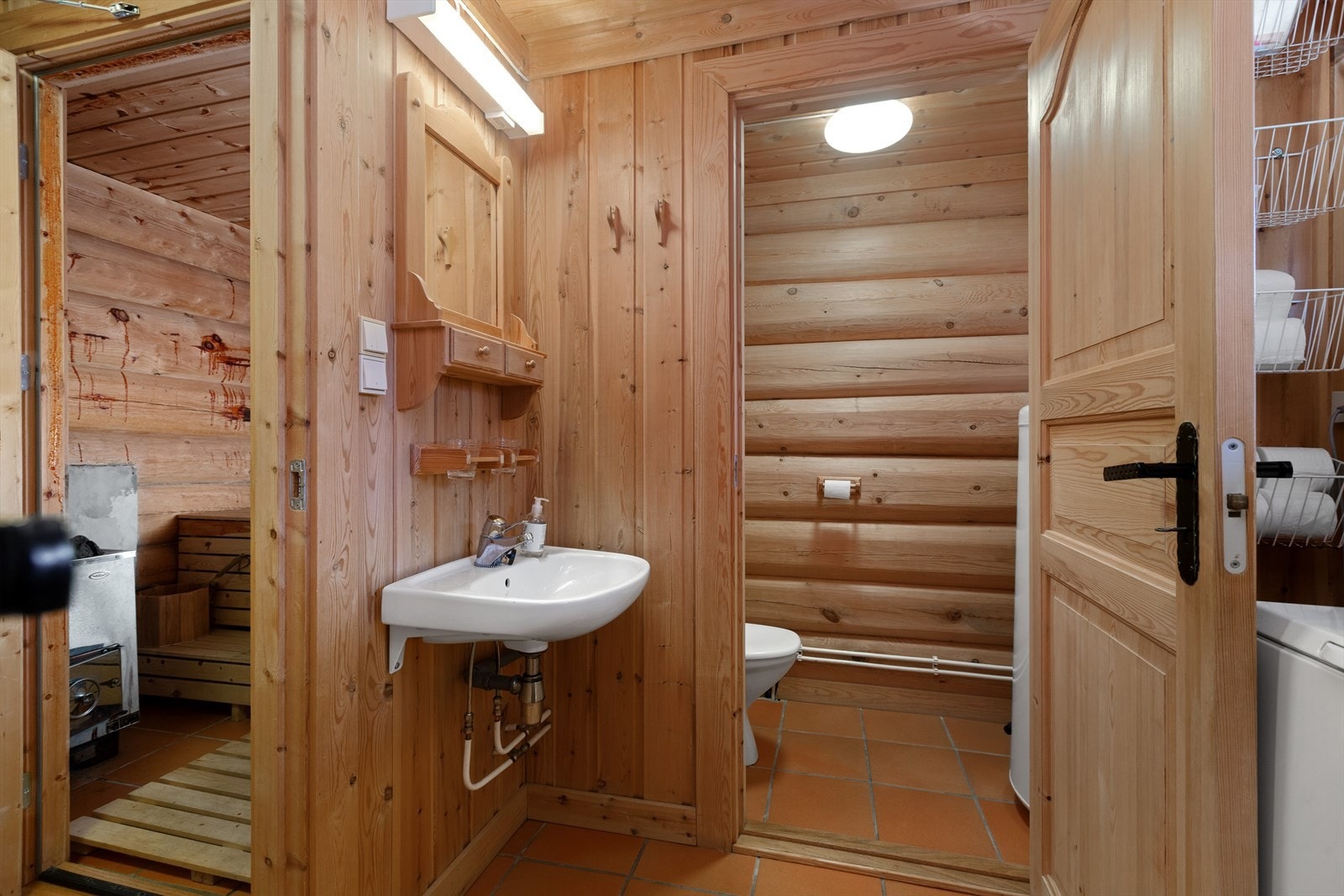 Badet har direkte tilgang til badstue Galleribilde