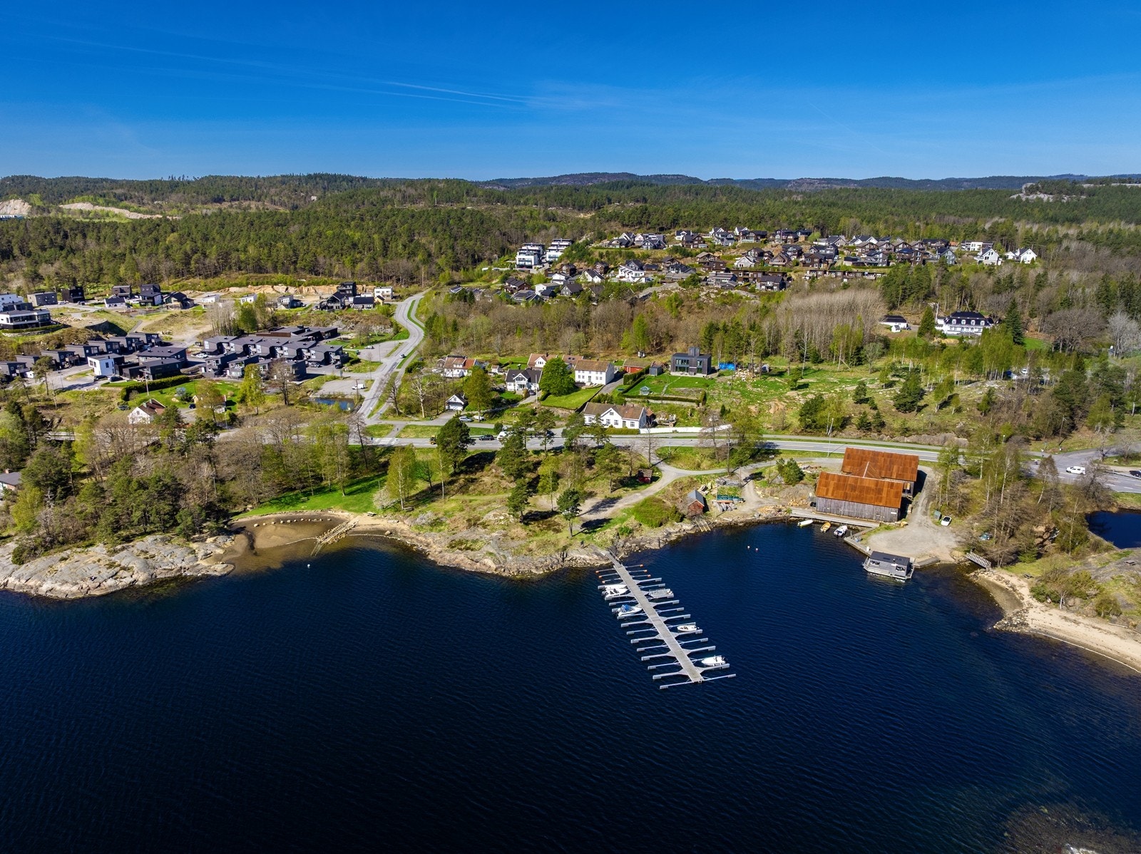 Flere strender og flotte turstier i nærområdet. Galleribilde